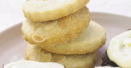 Мигдалеві печивці з лимонним курдом