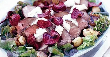 Філе яловичини з буряком і хріном