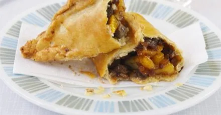 Яловичі пиріжки з маринадом