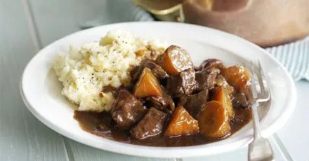 Beef & Guinness stew with carrots