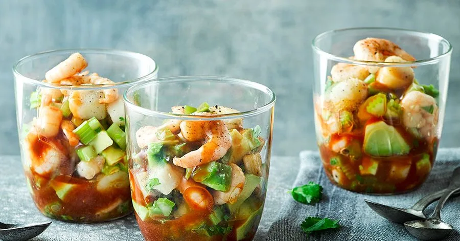Салат з морепродуктами у стилі Bloody Mary