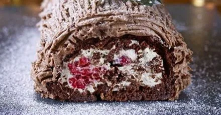 Різдвяний бісквітний рулет
