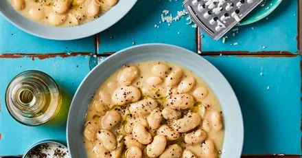 Качіо е пепе з масляними бобами