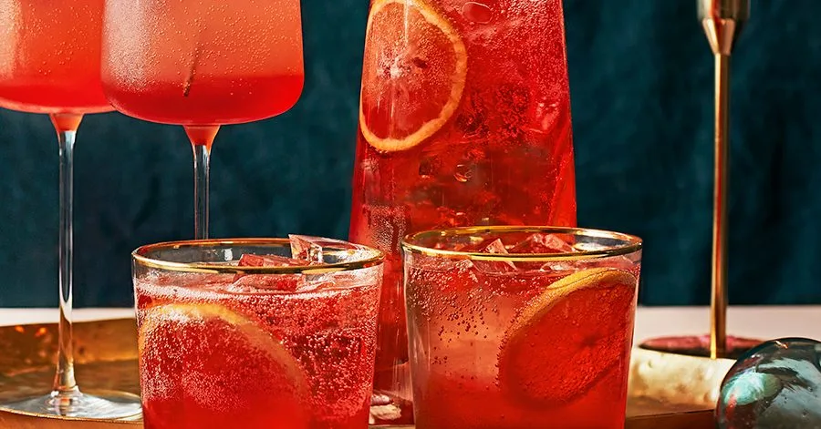 Коктейль у графіні з Campari та кров'яним апельсином