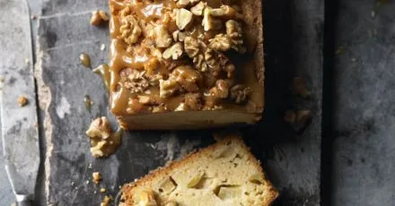 Caramel apple loaf cake