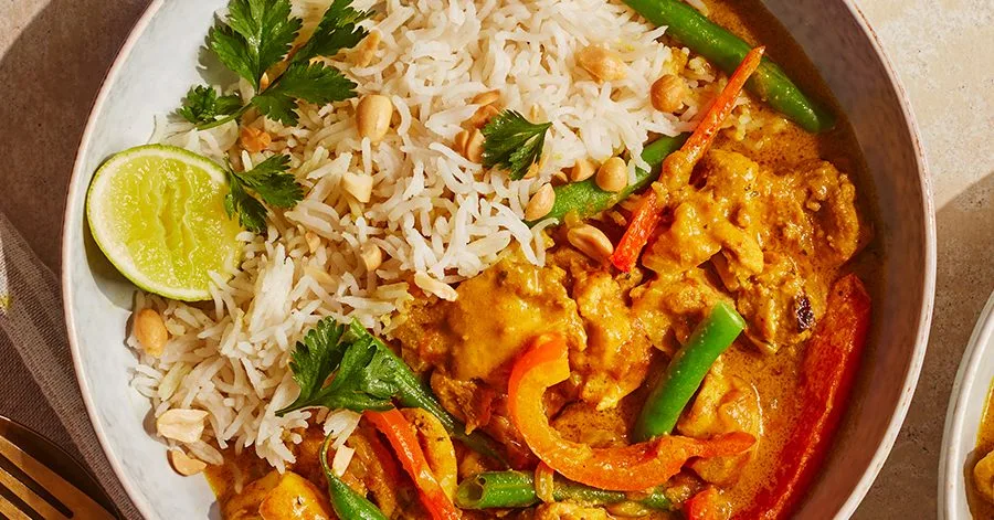 Курка в соусі сатай карі