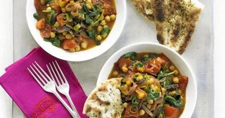 Chickpea stew with tomatoes & spinach