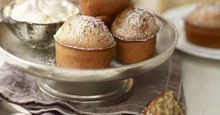 Christmas spiced friands