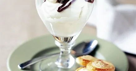 Coffee creams with chocolate orange sauce