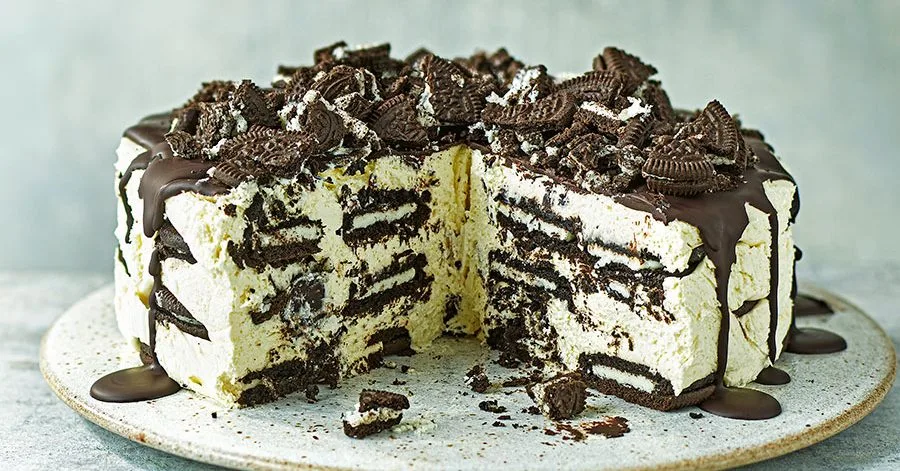 Торт «Cookies & cream» у холодильнику