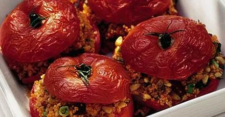 Томати, фаршировані кускусом