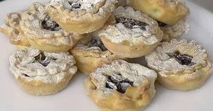 Клюквені пиріжки з м'ясним фаршем
