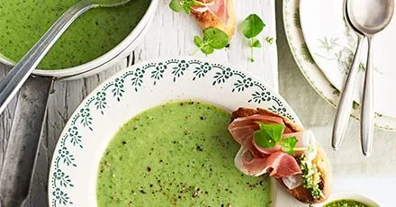 Creamy spring soup with goat's cheese & prosciutto toasts