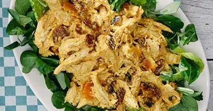 Легкий коронаційний курячий салат