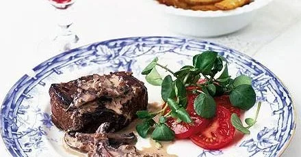 Філе яловичини з соусом з міксу перцю