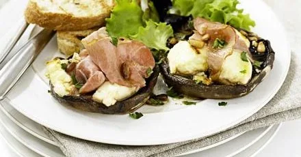 Grilled mushrooms with goat's cheese