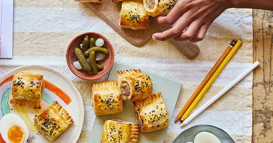 Сос з медово‑гірчичними ковбасними рулетами