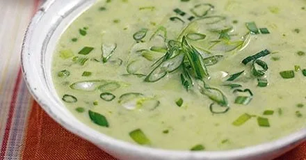 Minted pea soup