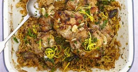 Марокканський курячий кускус з фініками