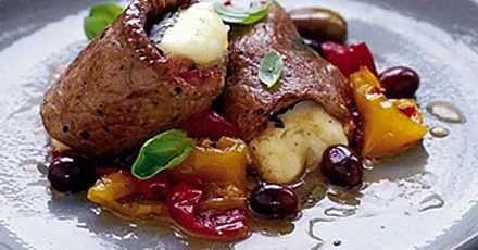 Ролли з яловичиною та моцарелою