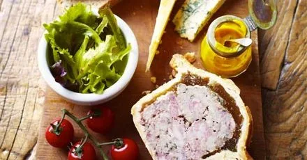 Porkie pie ploughman’s