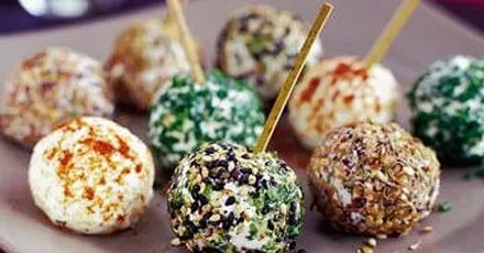 Кольорові кульки з козячим сиром