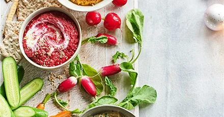 Кольорові зимові соуси та овочеві закуски