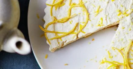 Vegan lemon cheesecake