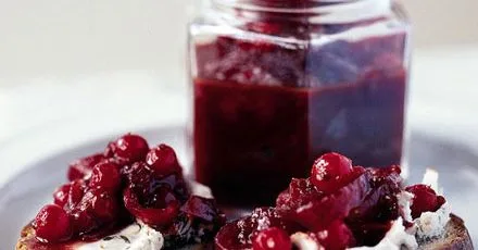 Редовий соус з червоної цибулі
