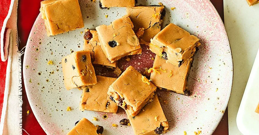 Rum & raisin fudge