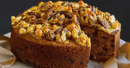 Salted caramel Christmas cake
