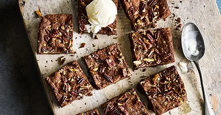Salted chocolate & hazelnut brownies