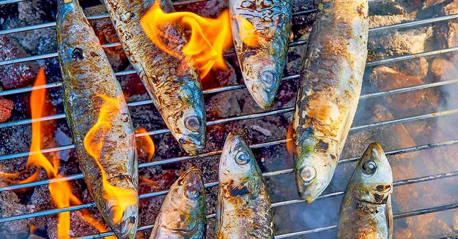 Сардини кущі‑які з тертим дайконом і соусом понзу