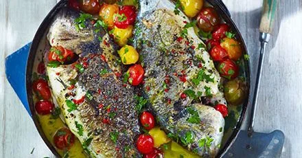 Окунь у «божевільній воді» (Orata all’acqua pazza)