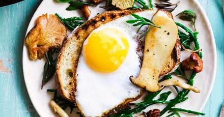 Sea veg with duck egg on sourdough