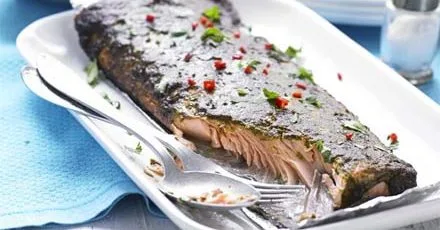 Лосось у копченій чермула