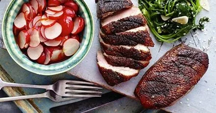 Кріпкий качка з китайськими маринованими редисками