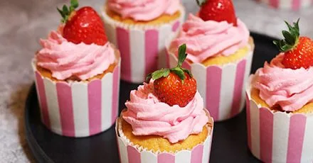 Strawberry cupcakes