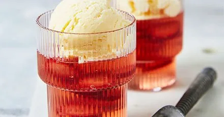 Strawberry jellies with elderflower ice cream