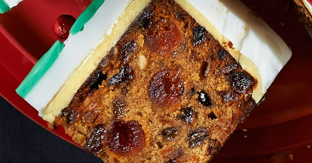 Suits-all Christmas cake