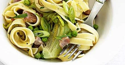 Tagliatelle with fresh peas & bacon