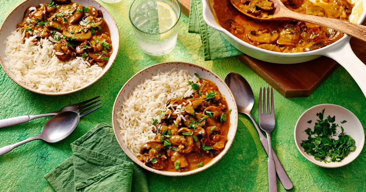 Vegan mushroom stroganoff
