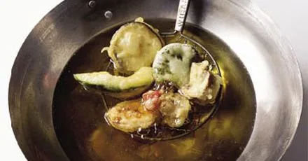 Vegetable tempura with soy & dipping sauce