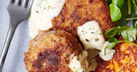 Wallenbergare with tarragon cream sauce