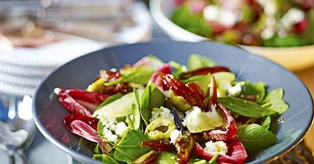 Winter leaf, date & olive salad