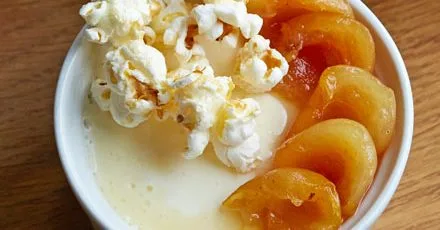 Yogurt panna cotta