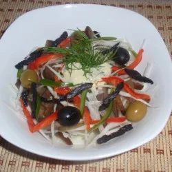 Салат з капустою і чорносливом