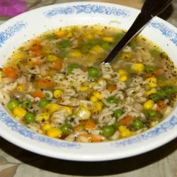 Суп з квасолею та дрібними макаронами