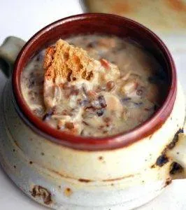 Курячий суп з беконом і дикою рисою