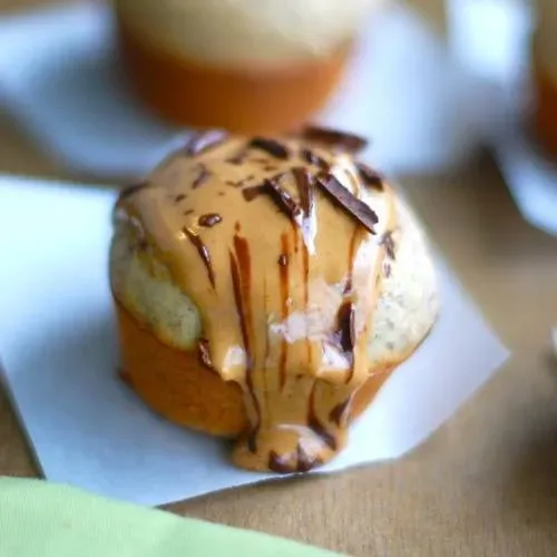 Мафіни з арахісовим маслом, бананом і льоном